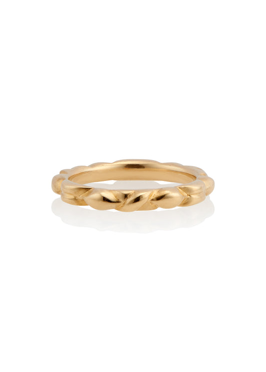 Out of many, one. The hand-carved Sheaf ring creates a woven braid pattern out of a single band of gold—a piece at once current and timeless.
